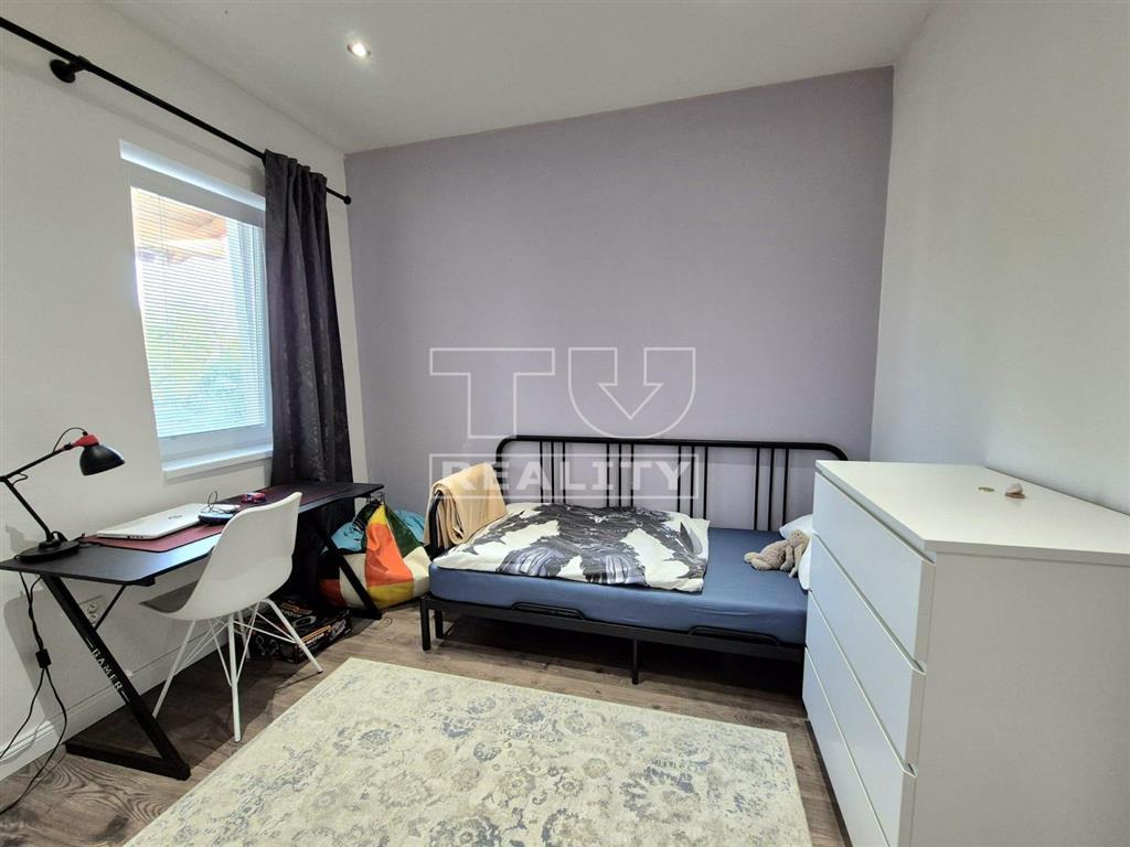 4 izbový rodinný dom v centre Levíc- kompletná... - 12