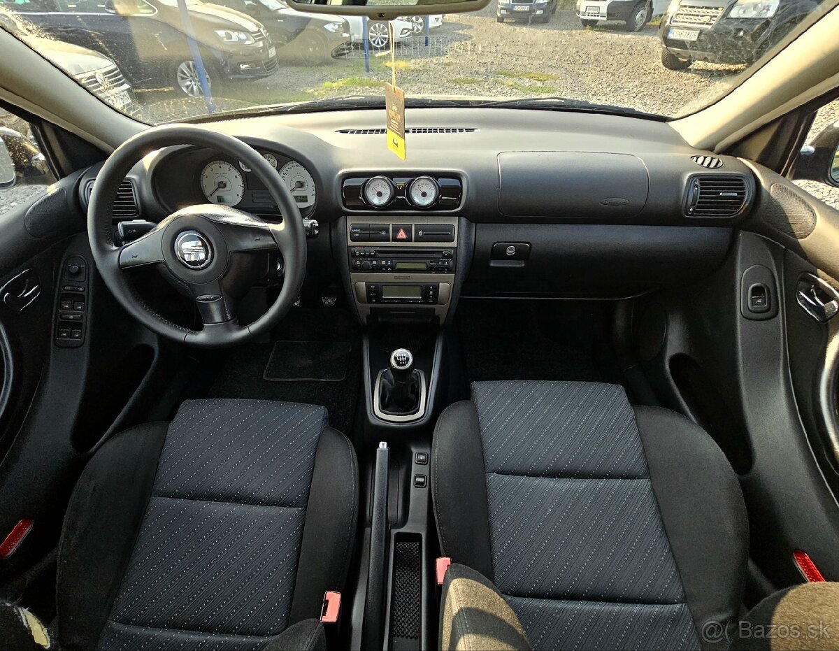 Seat Leon 1.8 Turbo Top Sport Rezervované - 12