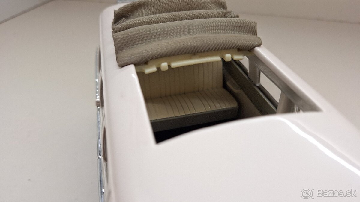 1:18 VOLKSWAGEN MICROBUS 1962 - 12