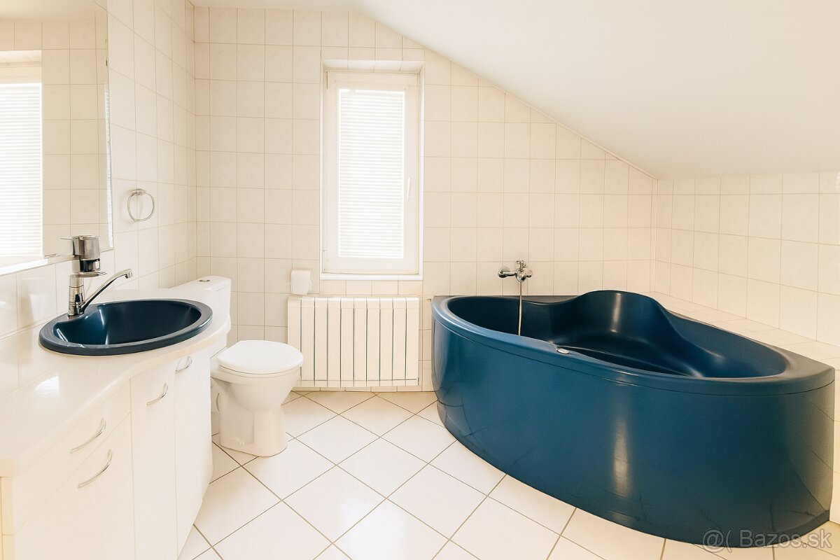 Priestranný rodinný dom s veľkým pozemkom – Košice - Krásna - 12