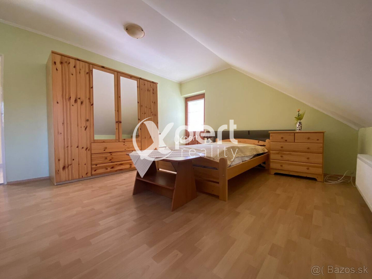 ZNÍŽENÁ CENA.NA PREDAJ RODINNÝ DOM PRIAMO V CENTRE - 12