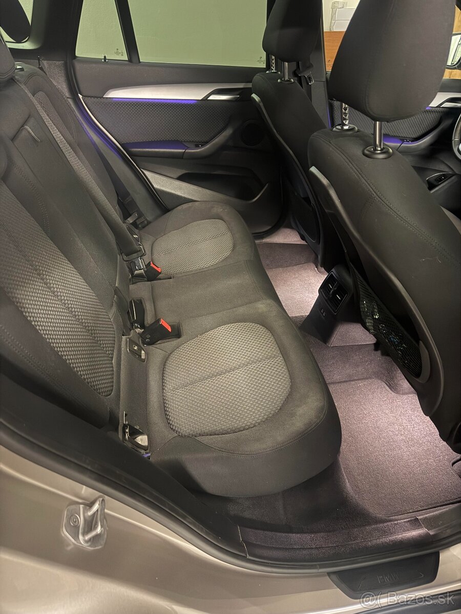 BMW X1 sDrive 18i AT Year 2022 - 12