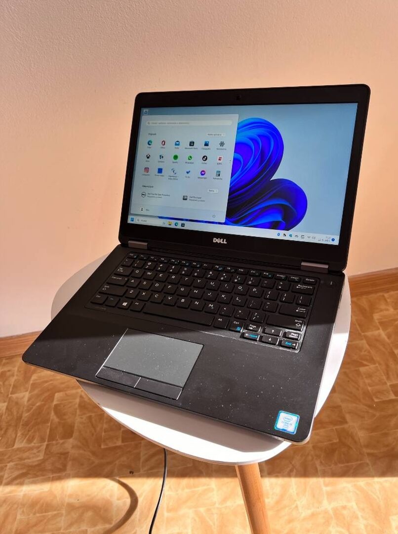 Notebook 14" DELL.Intel i5-6300U 2x2,40GHz.8gb ram.120g SSD - 12