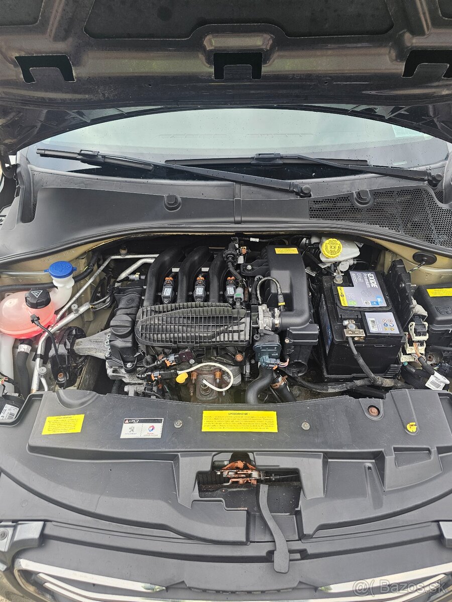 Peugeot 301 1.2 - 12