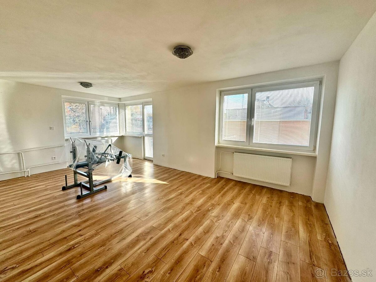 VÝRAZNE ZNÍŽENÁ CENA➔Rodinný dom po rekonštrukcii vo VK - 12