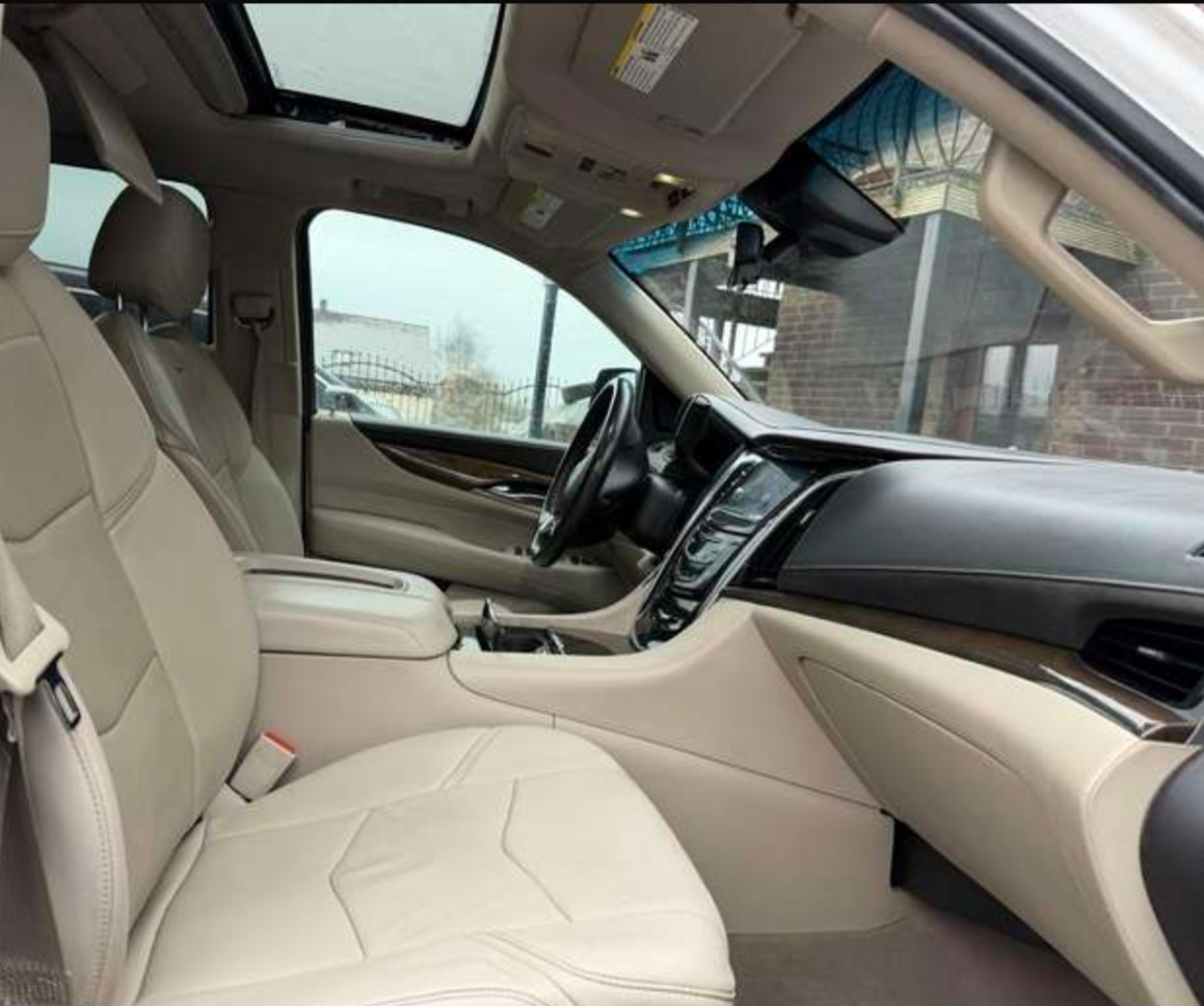 Cadillac Escalade 6.2 V8 rok 2020 - 12