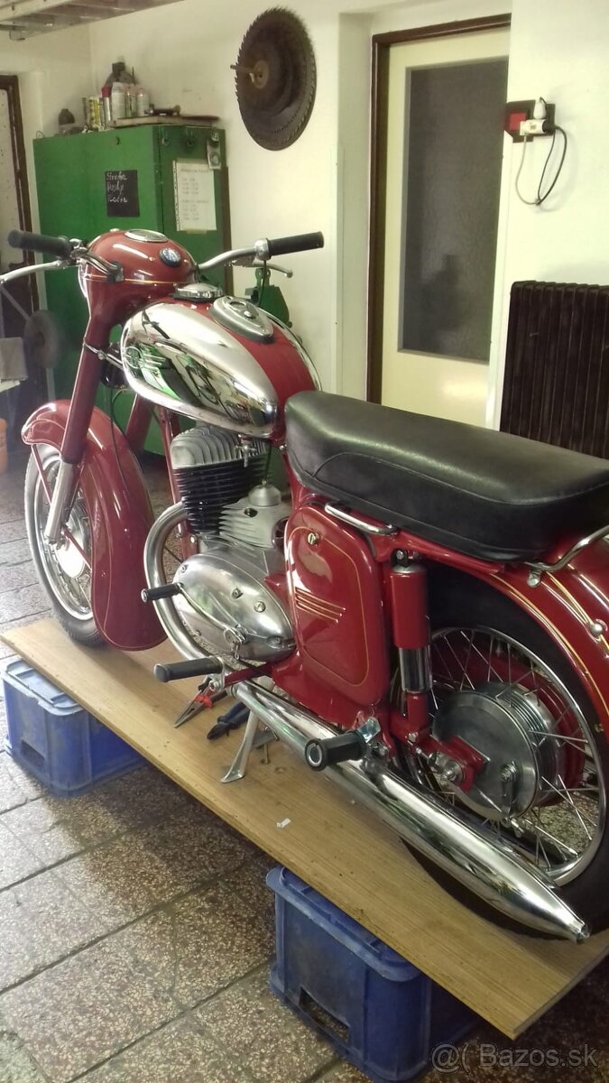 Jawa 250 - 12