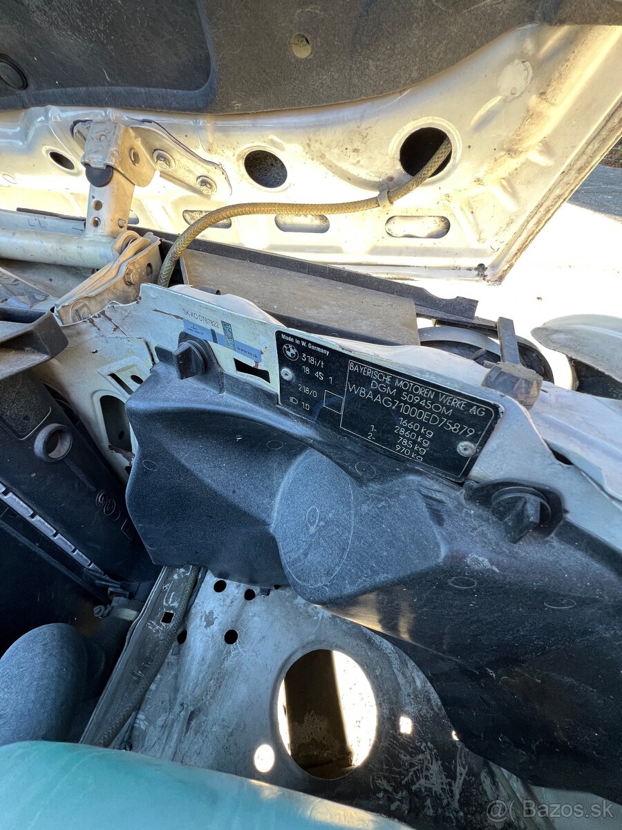 BMW E30 Touring 318i (1990) – Alpinweiss – originálny stav - 12