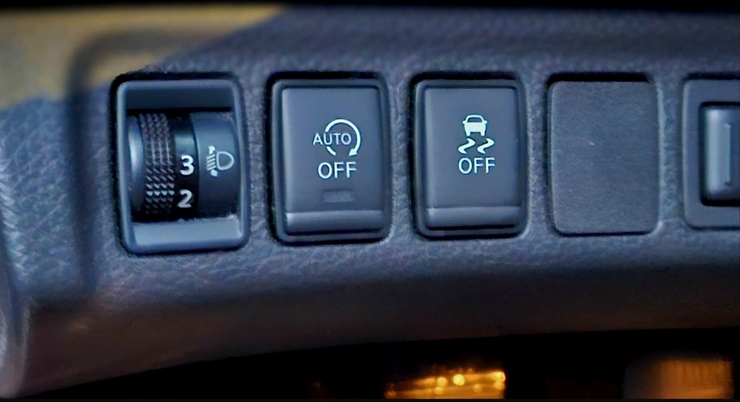 NISSAN NAVARA DOUBLECAB - PREDAJ AJ NA SPLÁTKY - 12