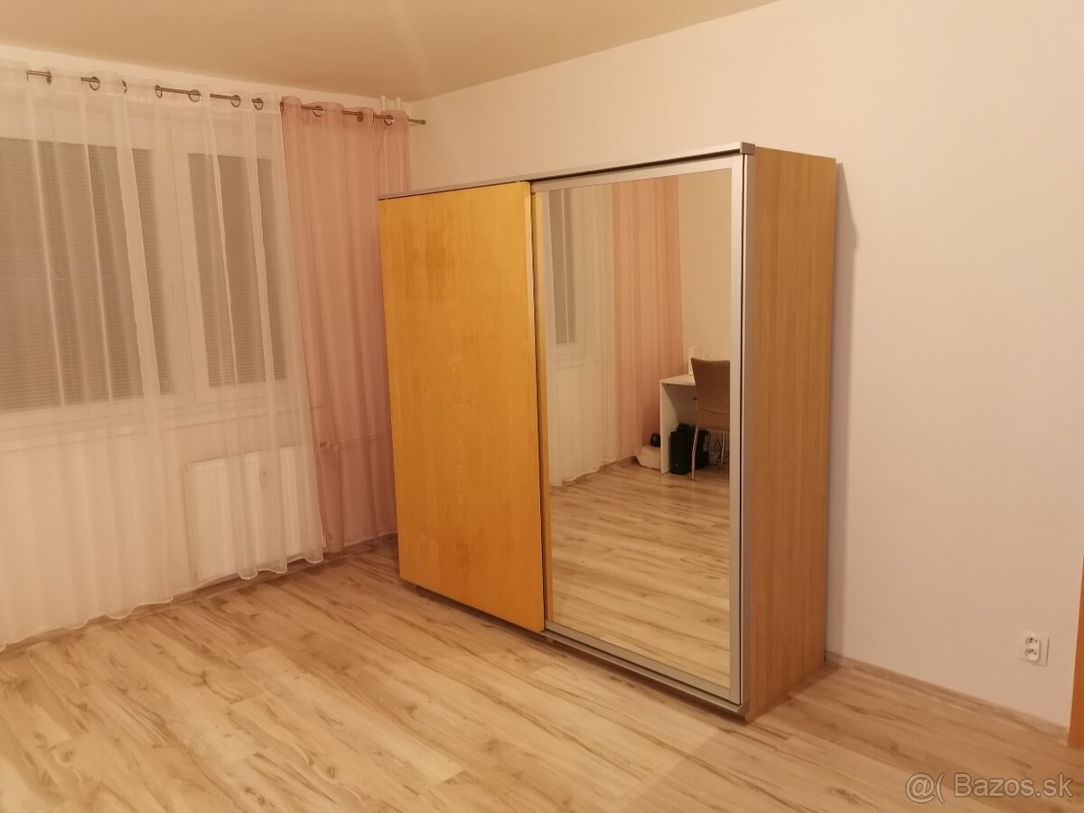 Prenájom 3 izbový byt Levice - 12