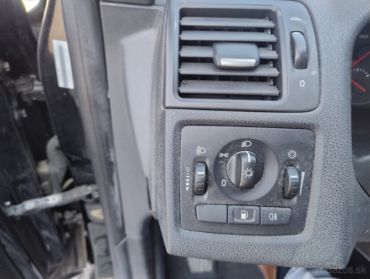 Volvo C30 D2 Kinetic, 84 kW, 6-st. manuál - 12