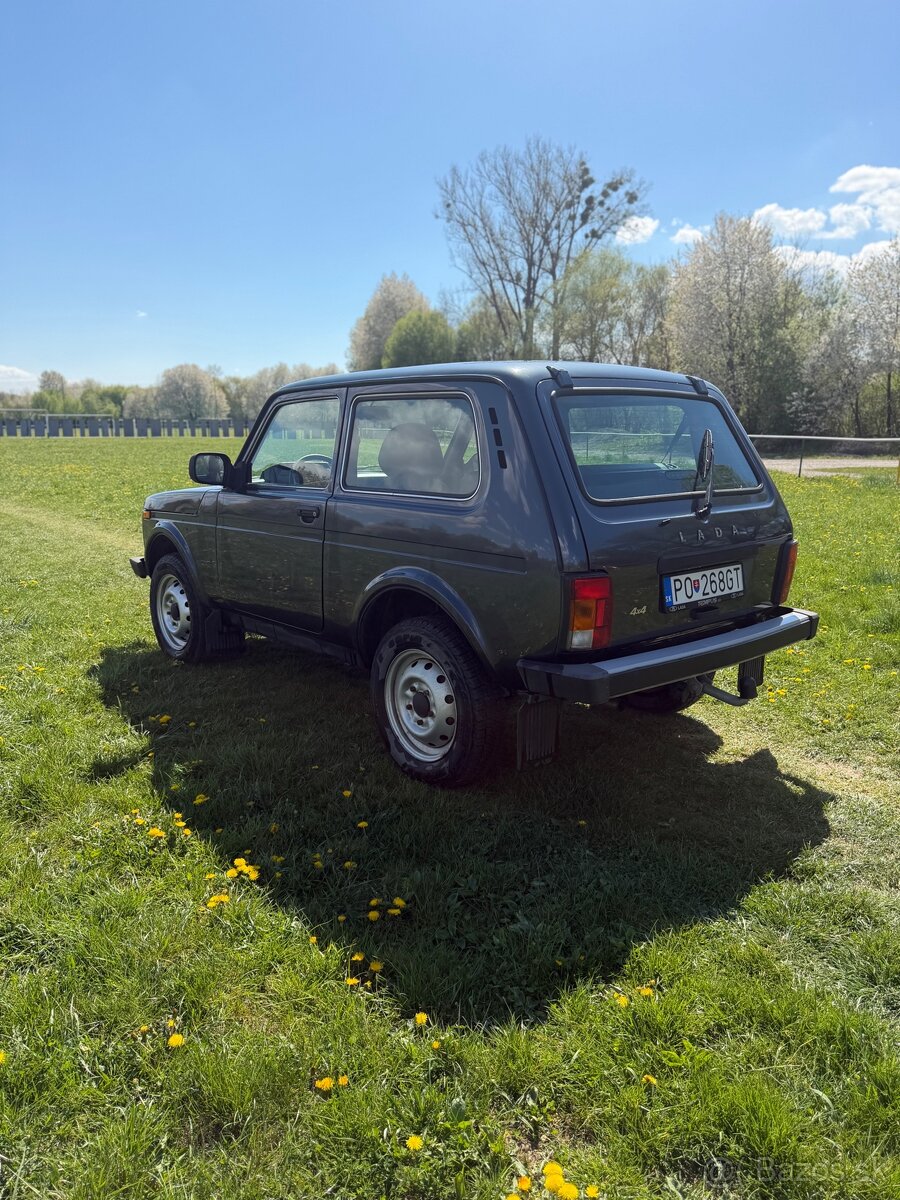 Lada 4x4 Niva - 12