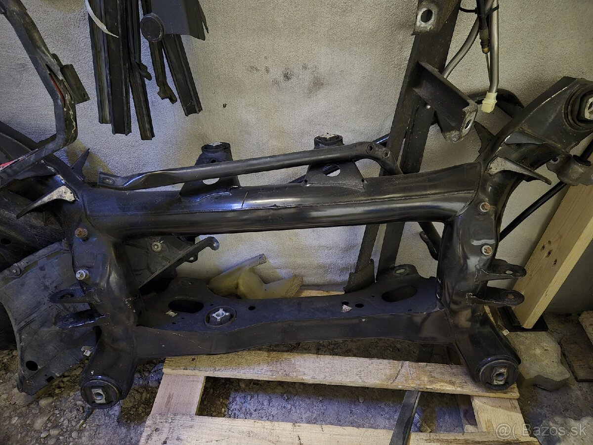 BMW f30 f31 kryt motora a iné diely - 12