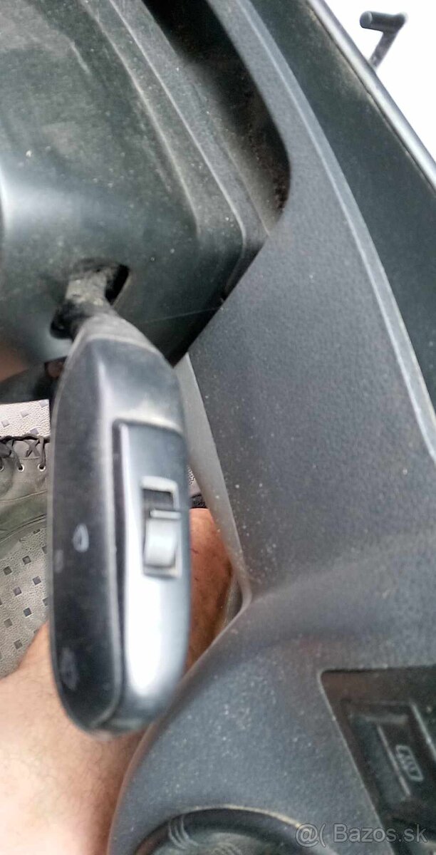 VW T5 2,0i 85kw kód motora: AXA - 12