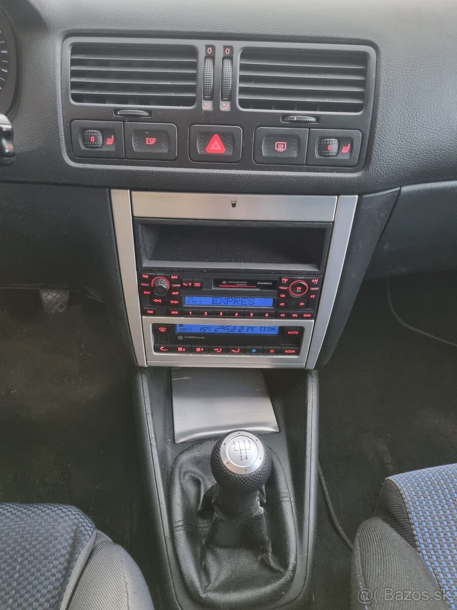 VW BORA COMBI 2.3i VR5 ROK-1999 - 12