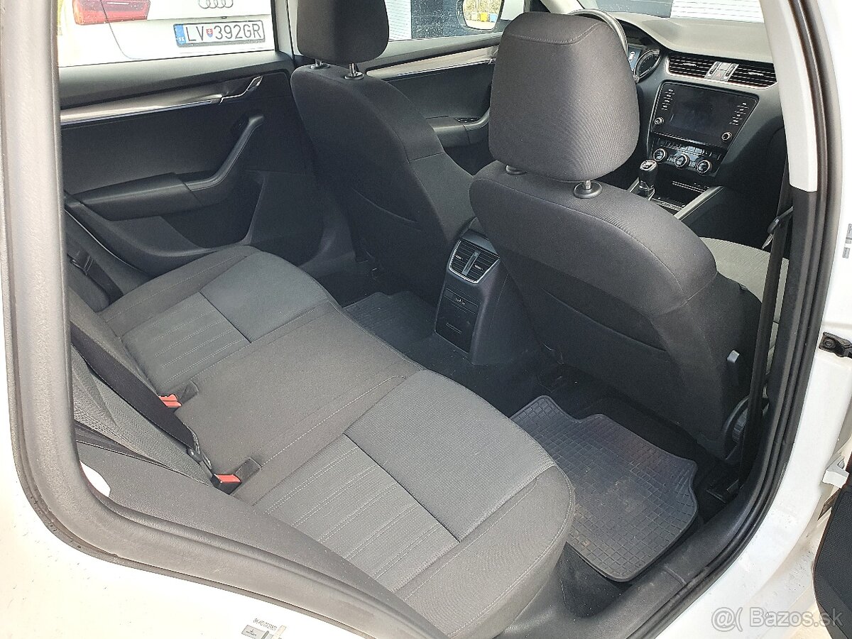 Škoda Octavia Combi 2.0 TDI Elegance/Style 4x4 - 12