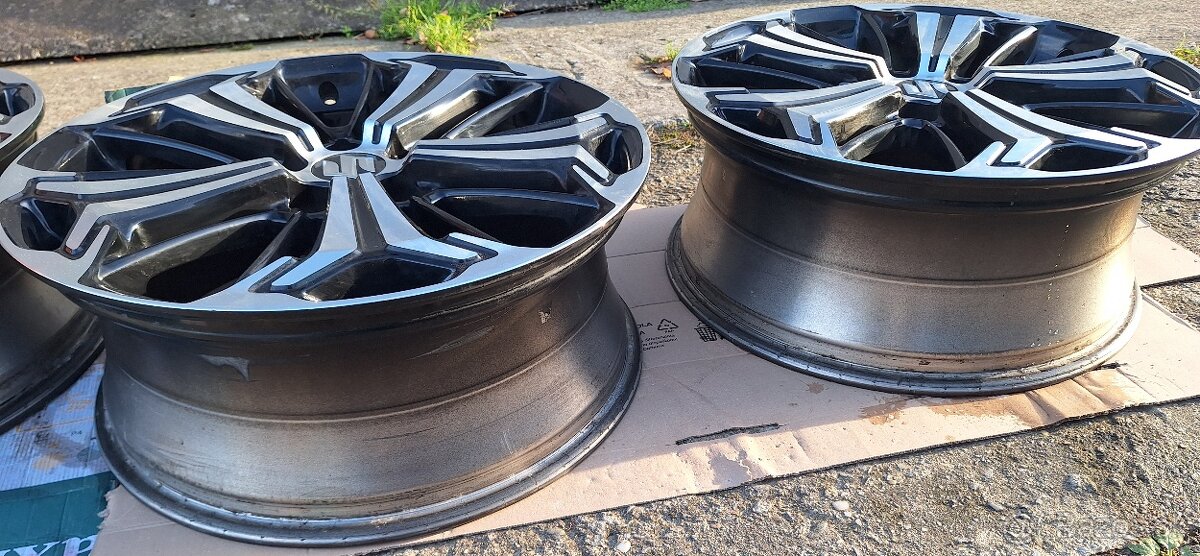 alu kolesá SUZUKI R19 - 12