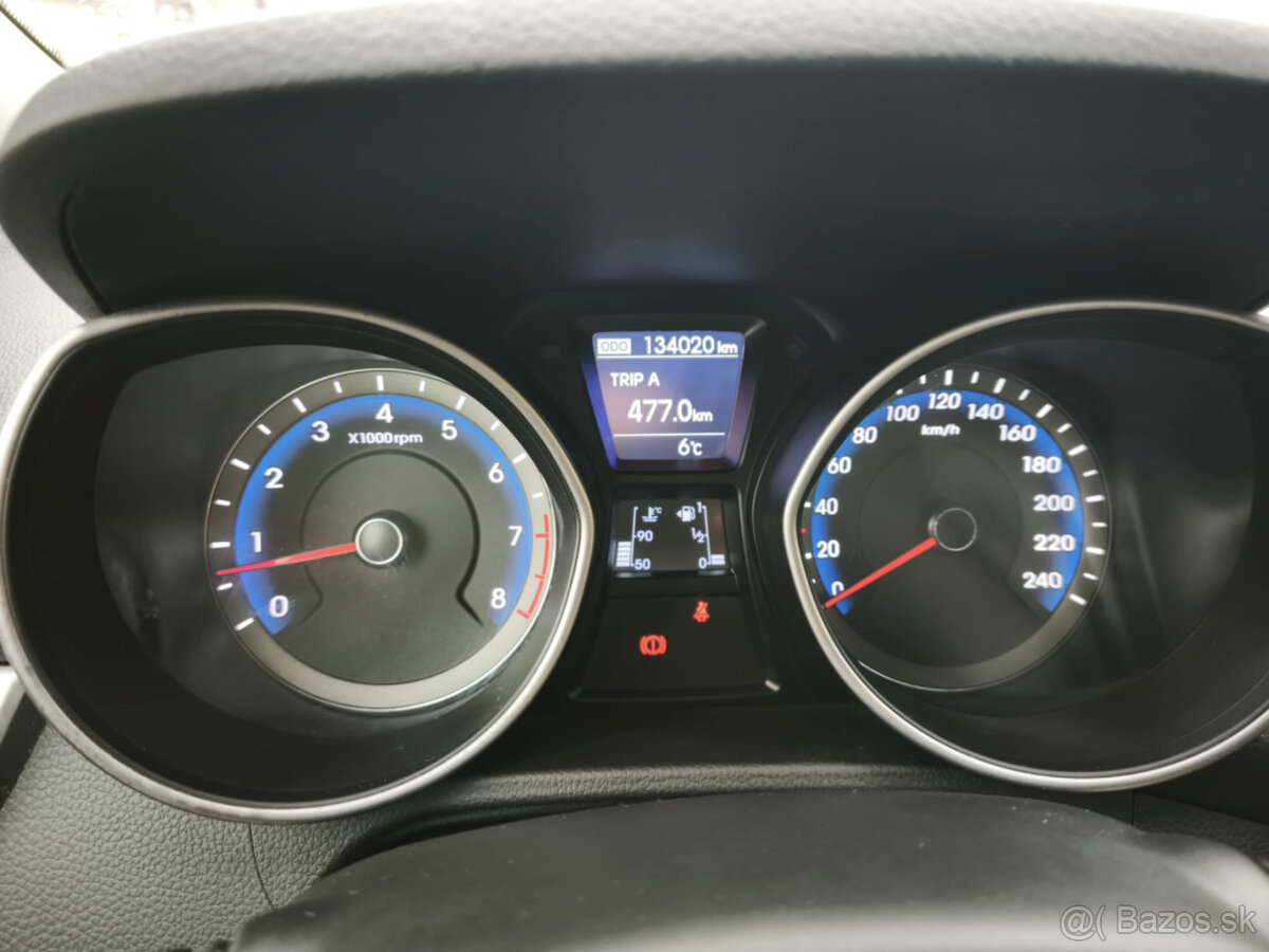 Hyundai i30 CVVT Comfort - 12