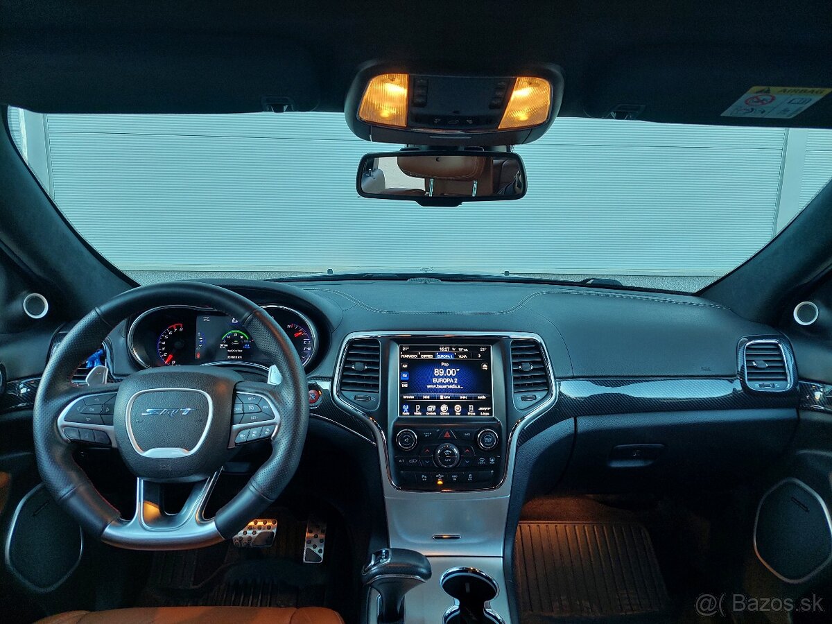 Jeep Grand Cherokee SRT 6.4L HEMI® V8 - 12