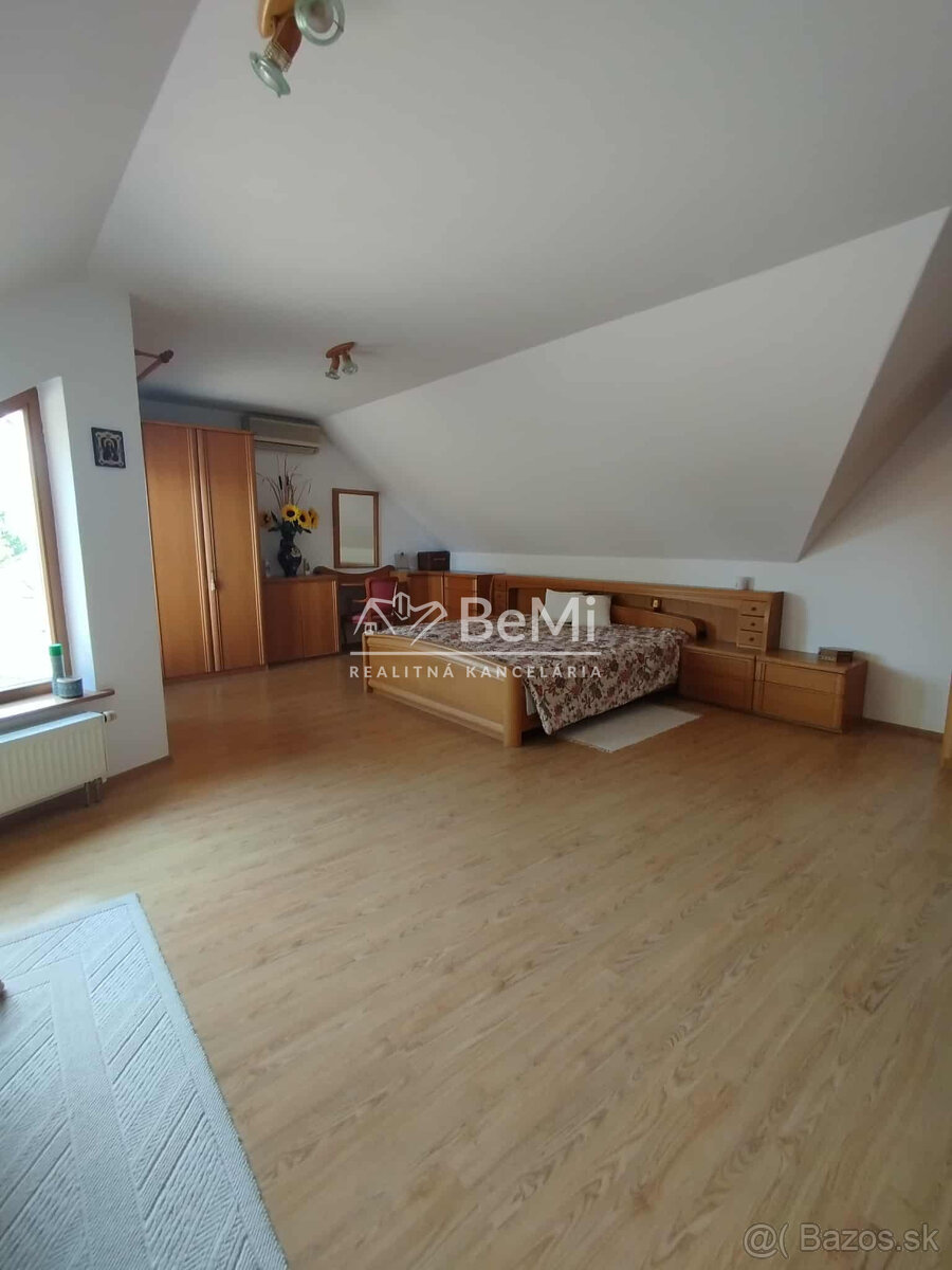 Výnimočný 7 izbový dom v Zbehoch – so saunou a bazénom - 12