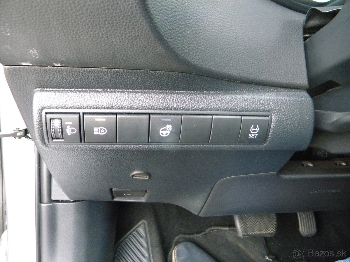 Toyota Corolla Sedan 1,6,97 KW, A/T. - 12