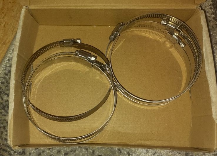 krabica c.3 ostane veci - 12