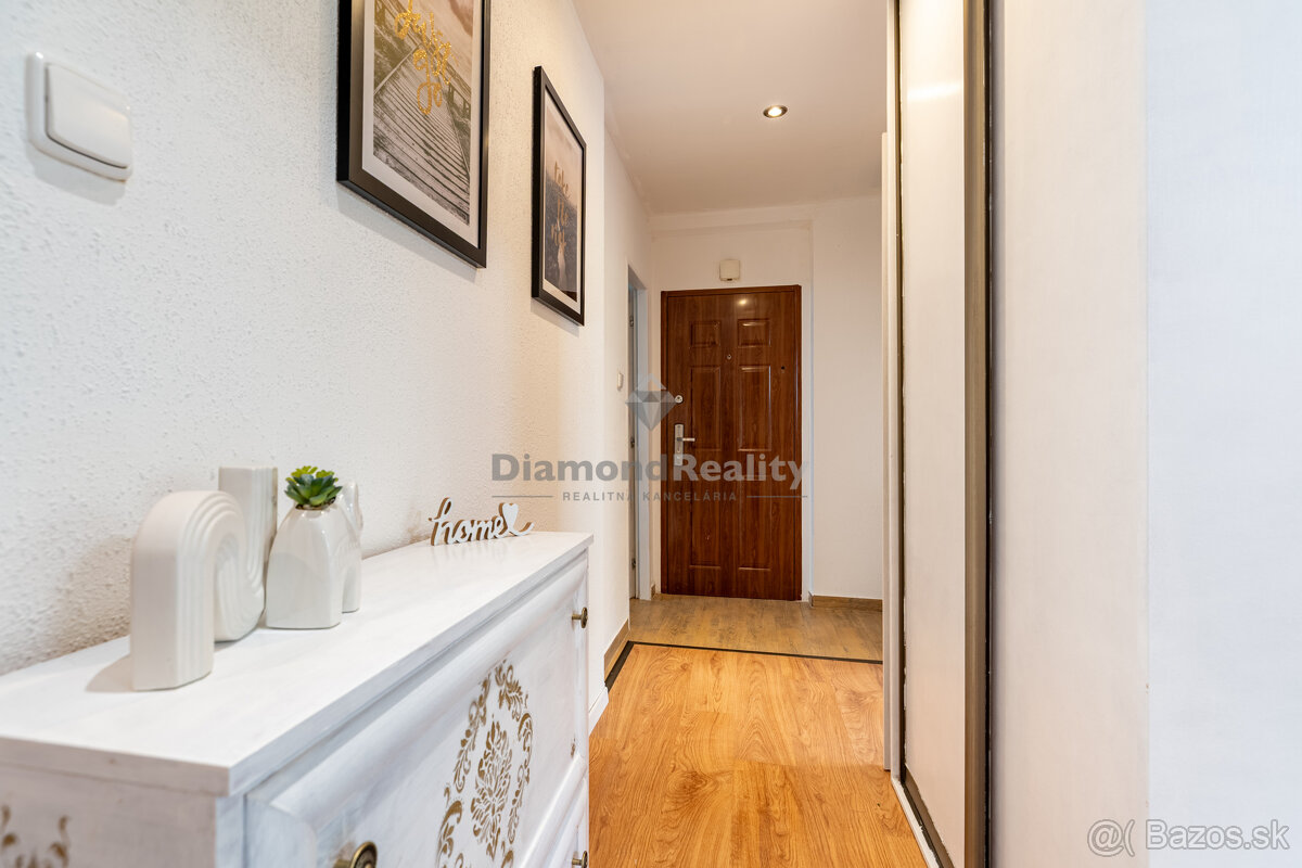 REZERVOVANÝ 3 IZBOVÝ BYT S TERASOU, PARKOVANÍM A ZÁHRADOU - 12