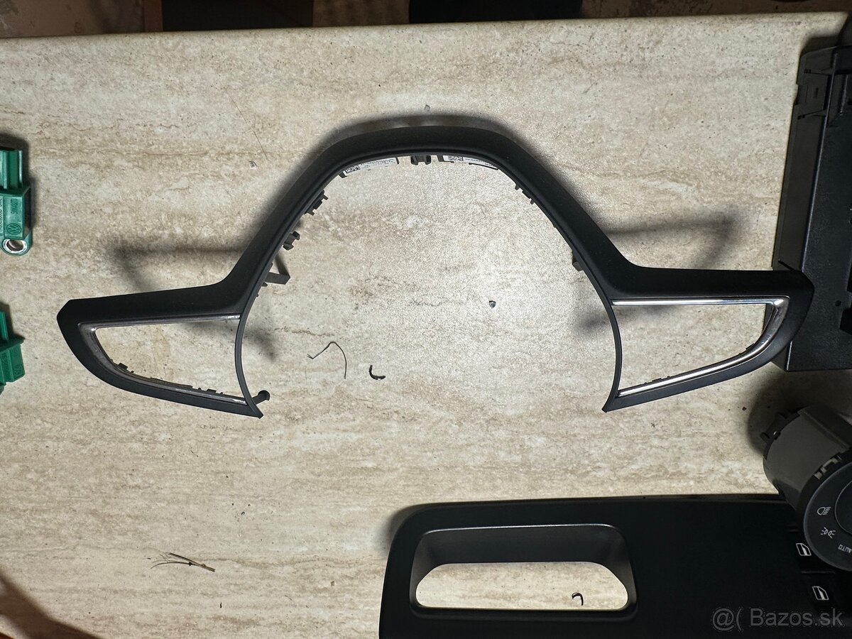 Predám náhradné diely octavia 2 facelift 2010 - 12