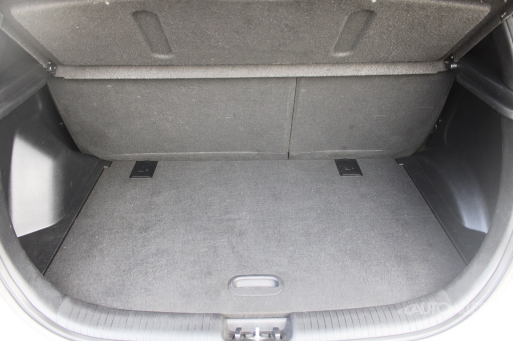 Hyundai IX20 1,6 CRDi 94 kW - 12