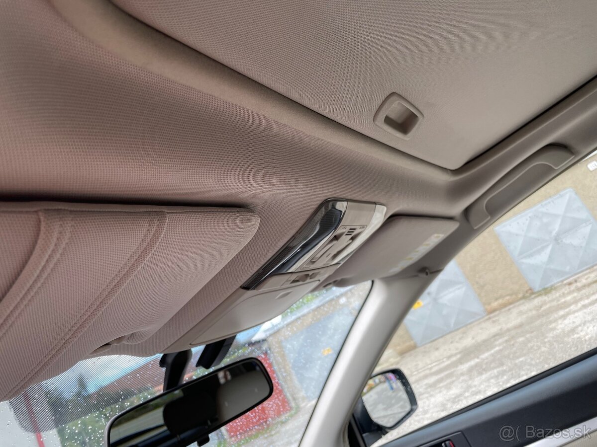 Subaru Legacy Outback 2,0 D CVT 150k - 12