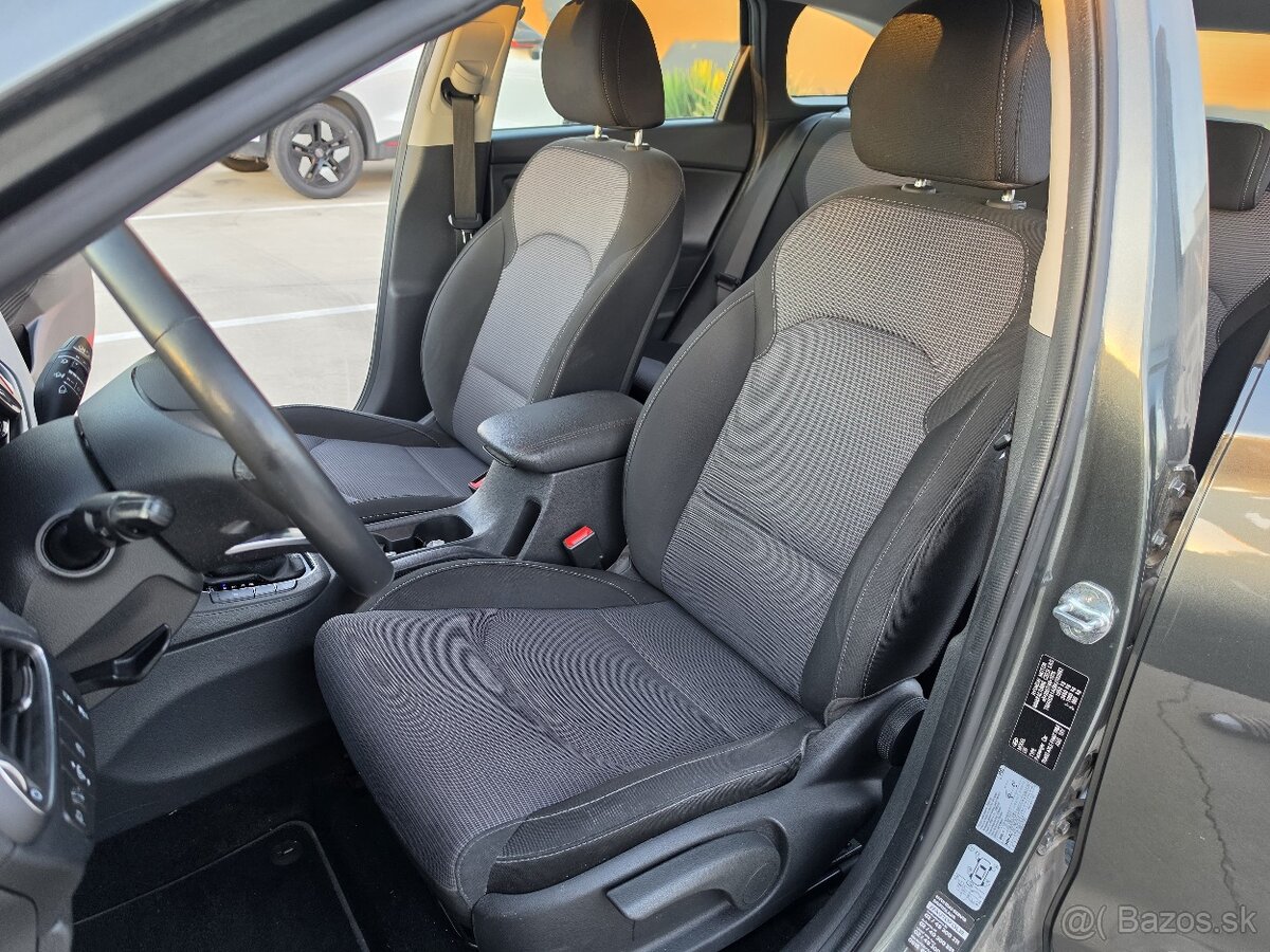 Hyundai i30 CW 1.6CRDi automat - 12