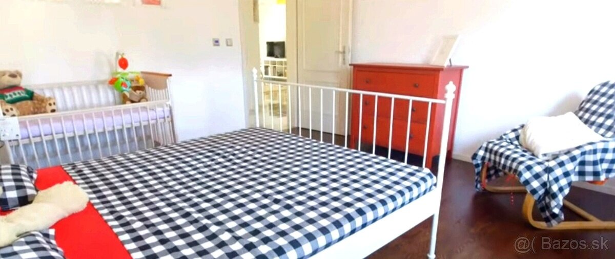 Výnimočná udalosť s dvomi domami a - 12