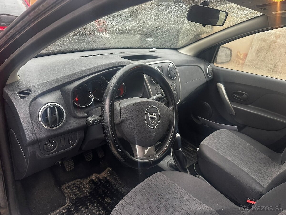 DÁCIA SANDERO 1,2 BENZÍN 4 VALEC ROK 2015 KLIMA - 12