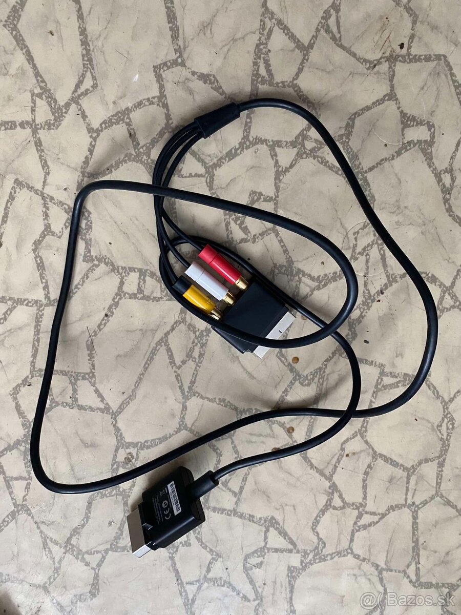 Predám tuto hernú xbox 360 s konzolu - 12