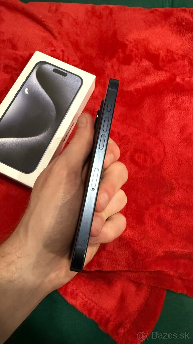 Apple iPhone 15 Pro 128 GB - 12