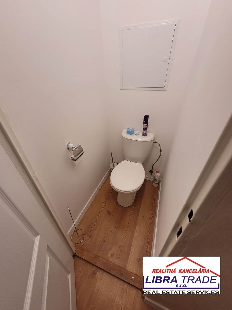 3-byt,2balkóny,85m2,komora,šatník,špajza,výhľad na Baziliku. - 12