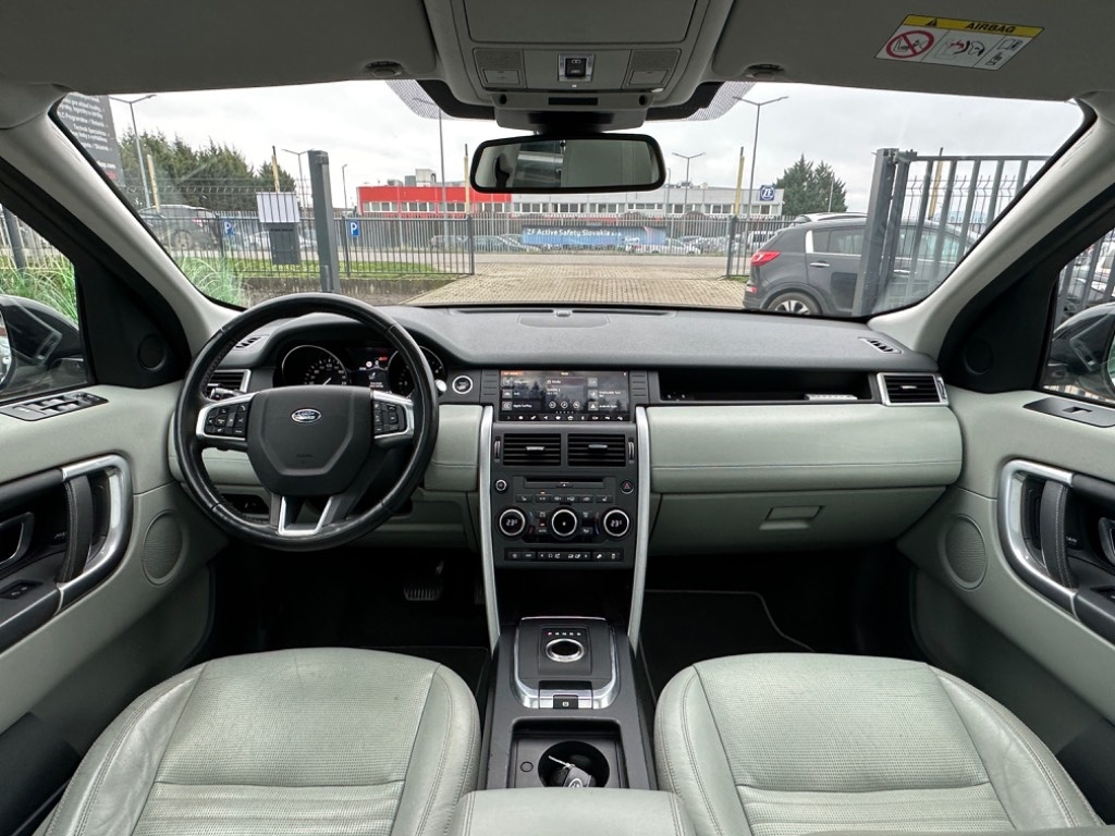 Land Rover Discovery Sport - 12