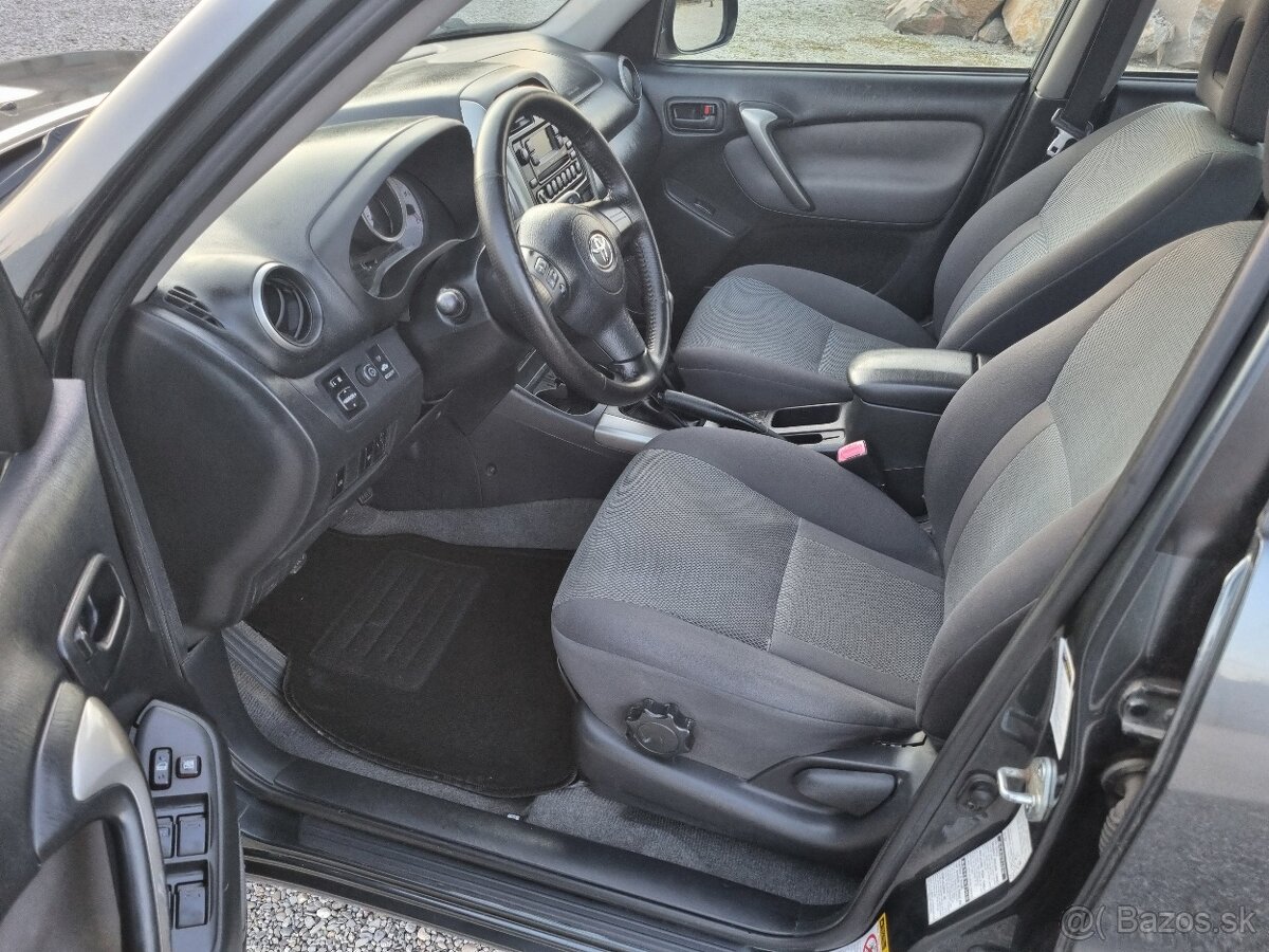 TOYOTA RAV4 2,0D4D 4x4 - 12
