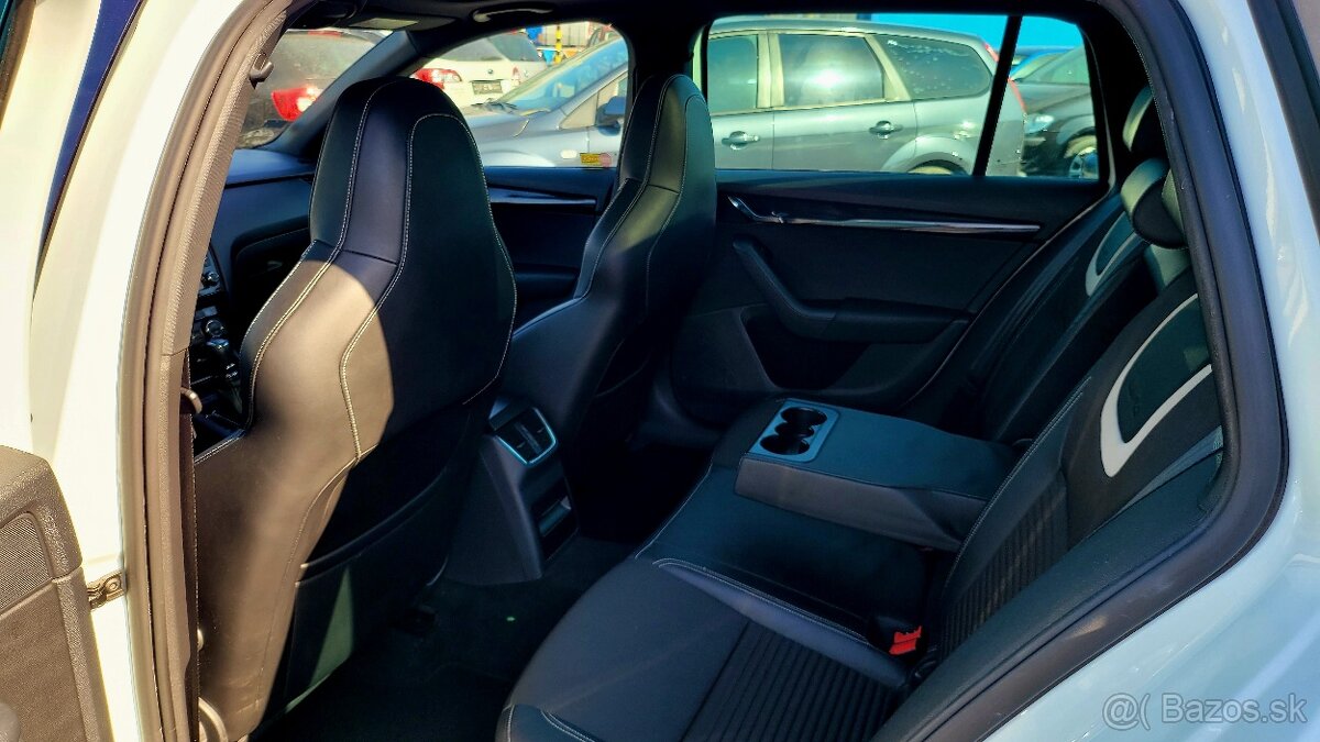 Škoda Octavia Combi 2.0 TDI DPF RS DSG - 12