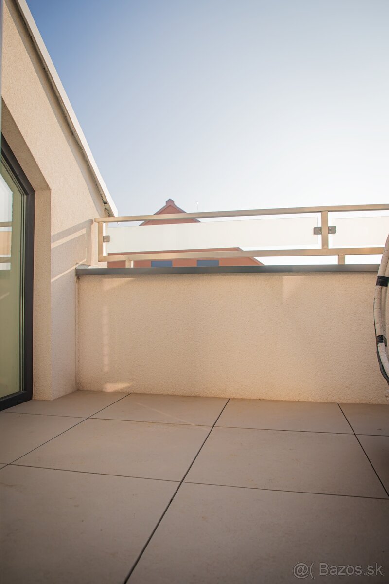 2 Izbový mezonet Jarovce - 12