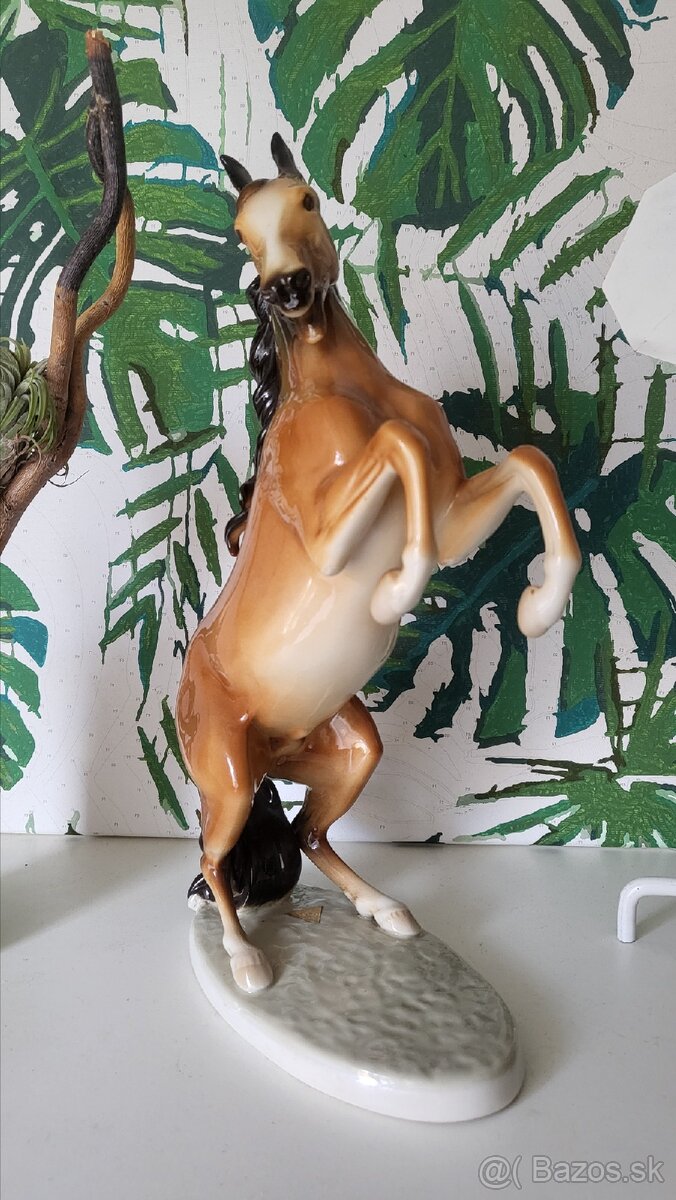 Royal Dux Kôň, Tetrov - 12