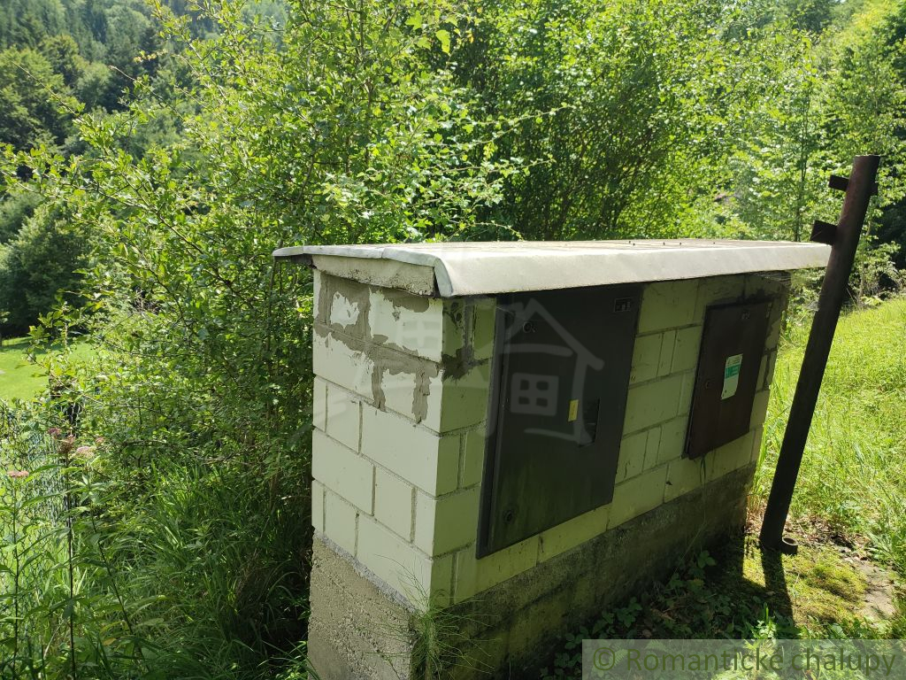 5-izbová chata na polosamote v krásnom horskom prostredí v - 12