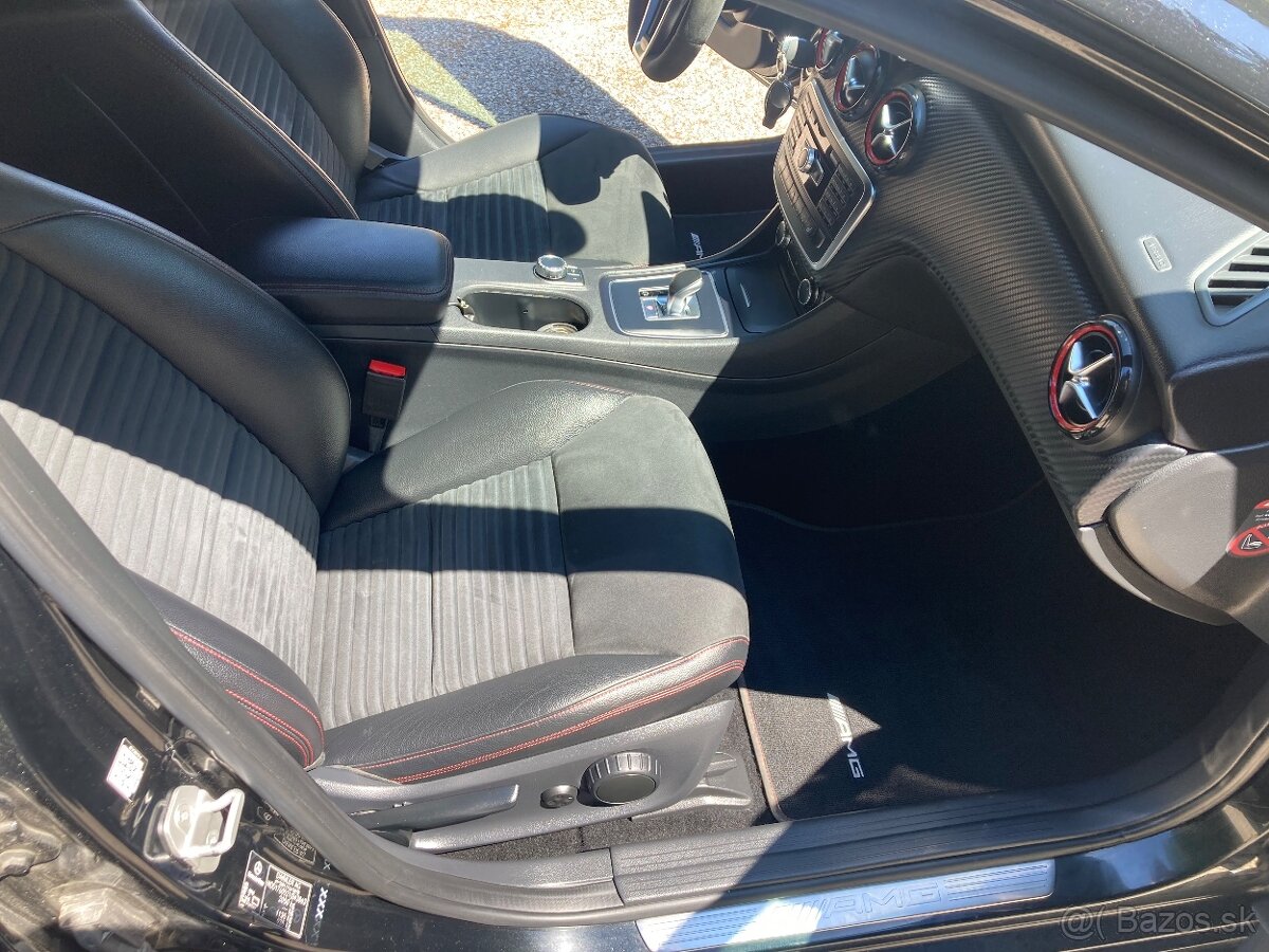 Mercedes A 45AMG - 12