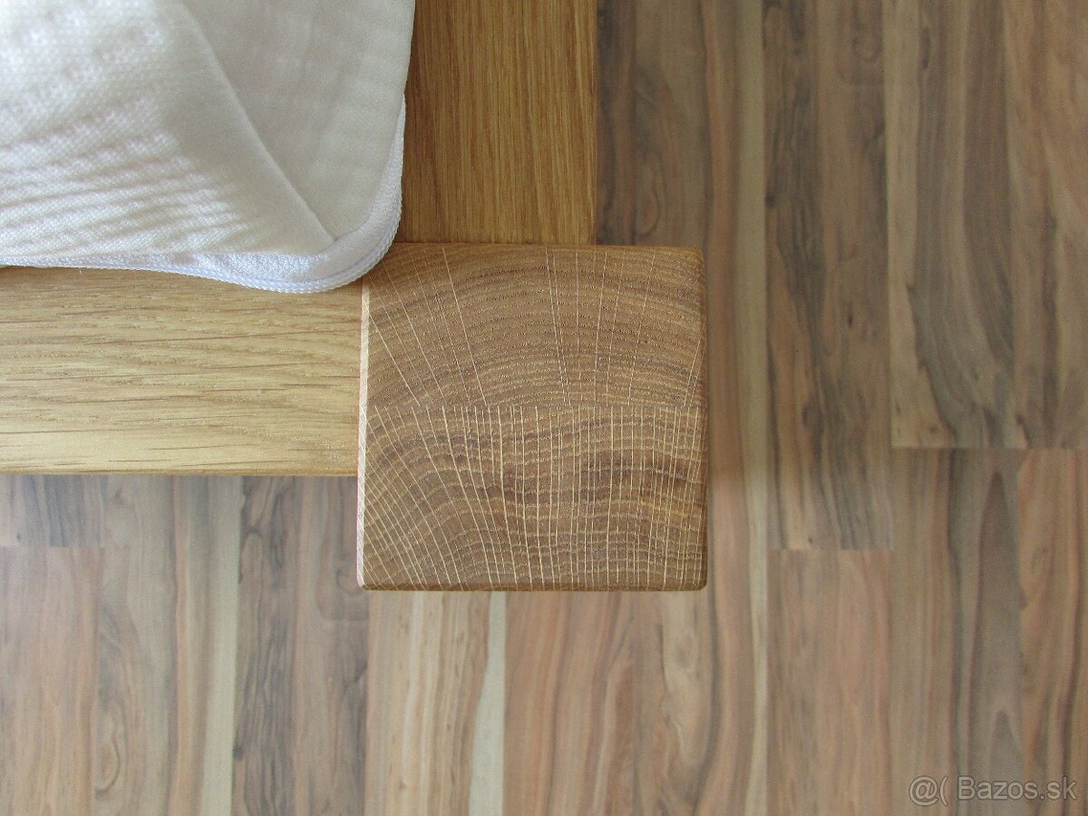 Luxusná dubová postel Klára + zdarma 2 masívne stolíky - 12