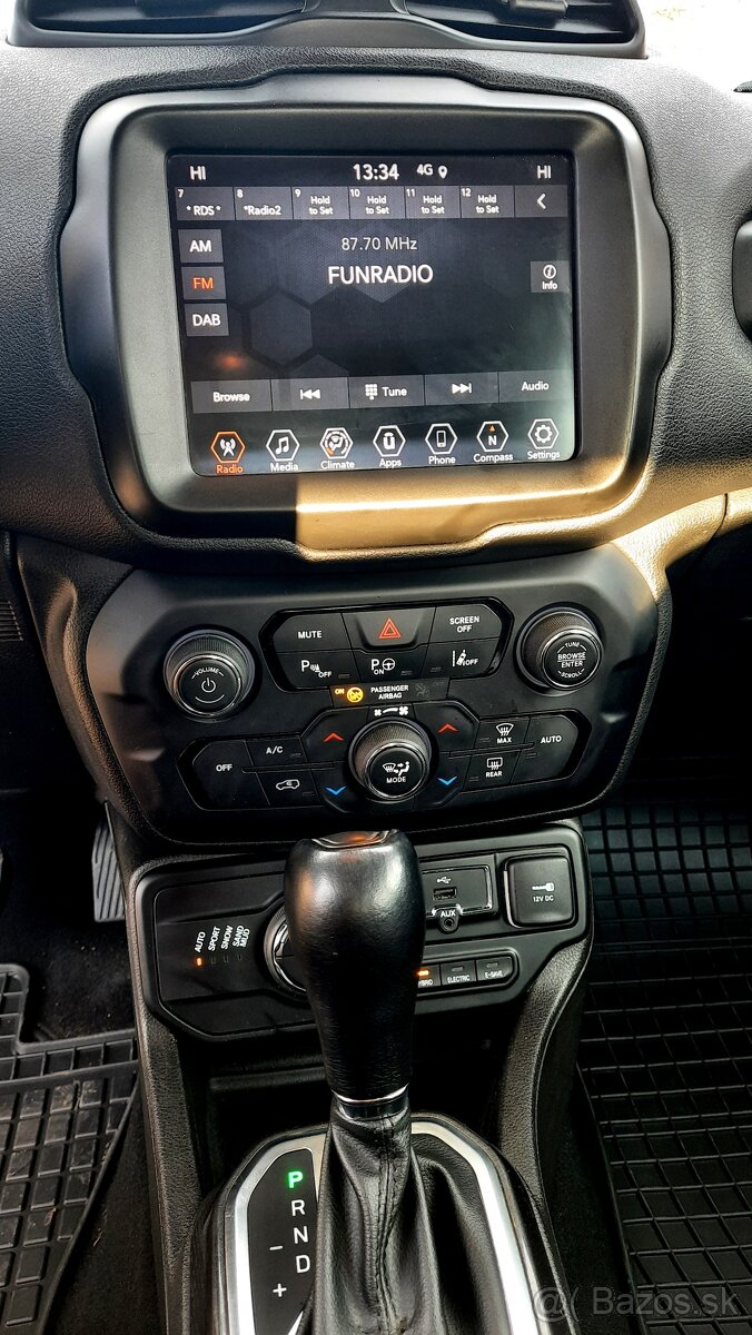 Predám Jeep Renegade 1.3 Turbo PHEV Limited - 12