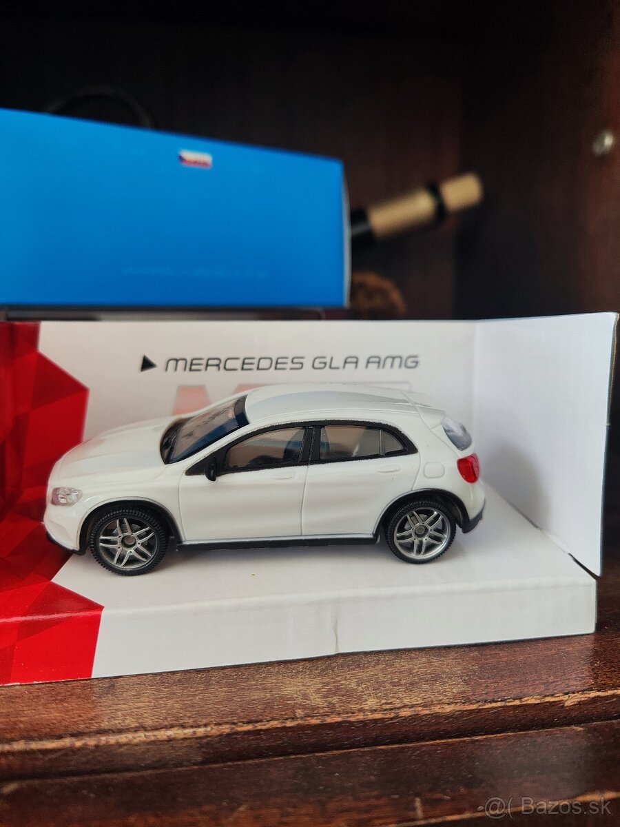 Mercedes Benz 1:43 časť 3 - 12