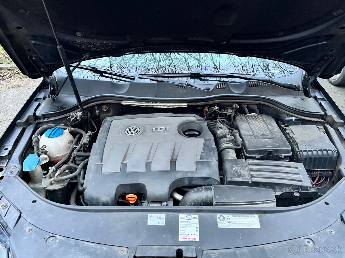 Volkswagen Passat 1.6 TDI BMT Comfortline - 12