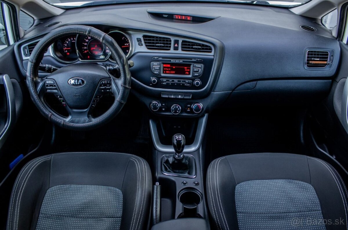 Kia Cee d SW 1.6 CRDi Gold / Nelakované - 12