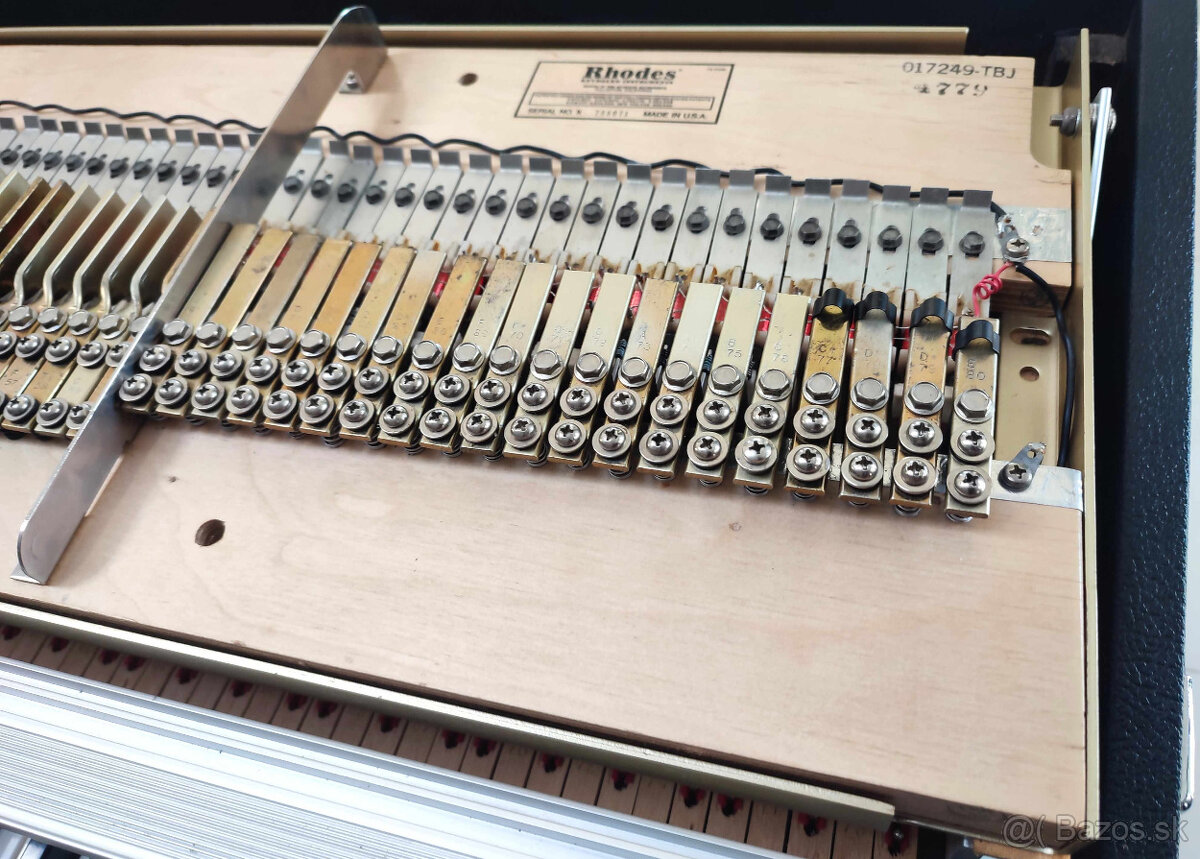 RHODES MARK II SeventyThree rok 1979 - 12