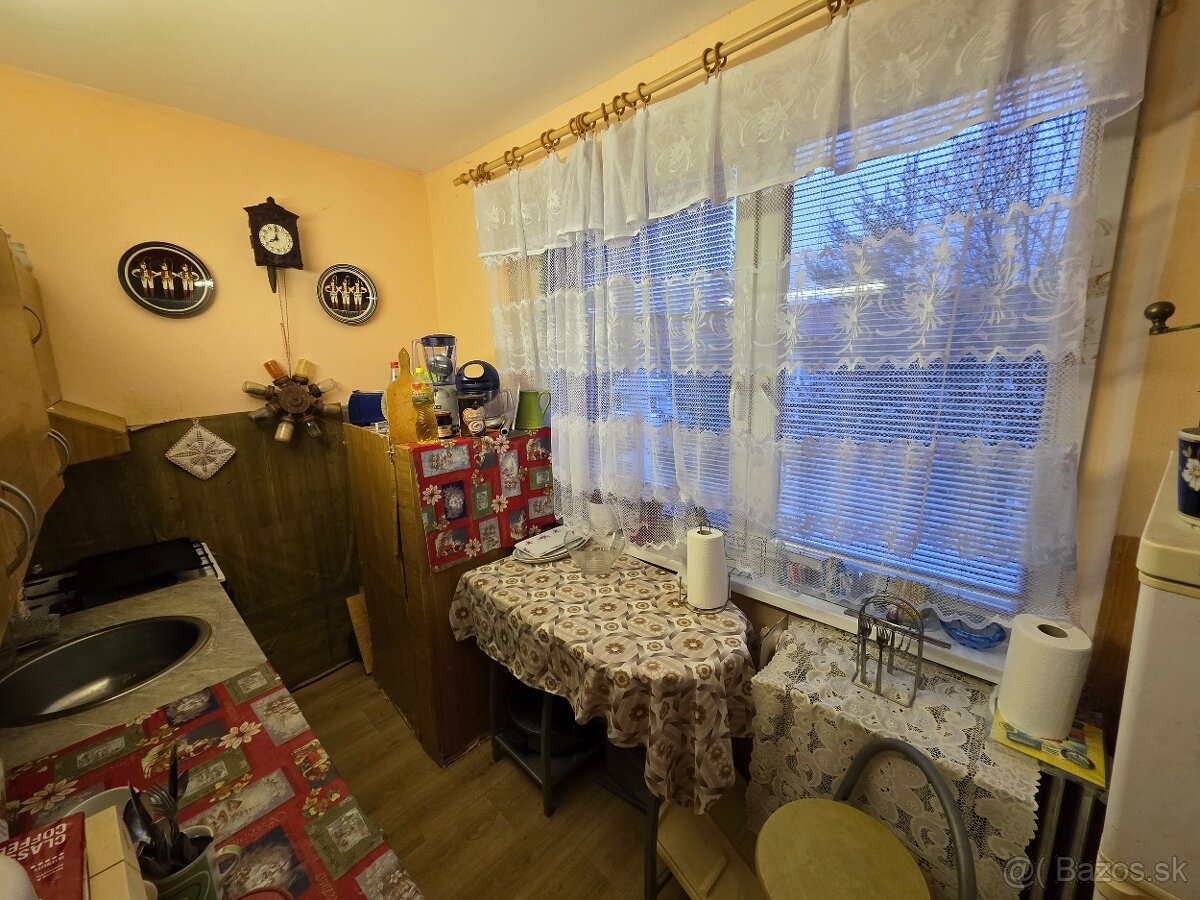 3 izbový byt s balkónom Budovateľská - 12